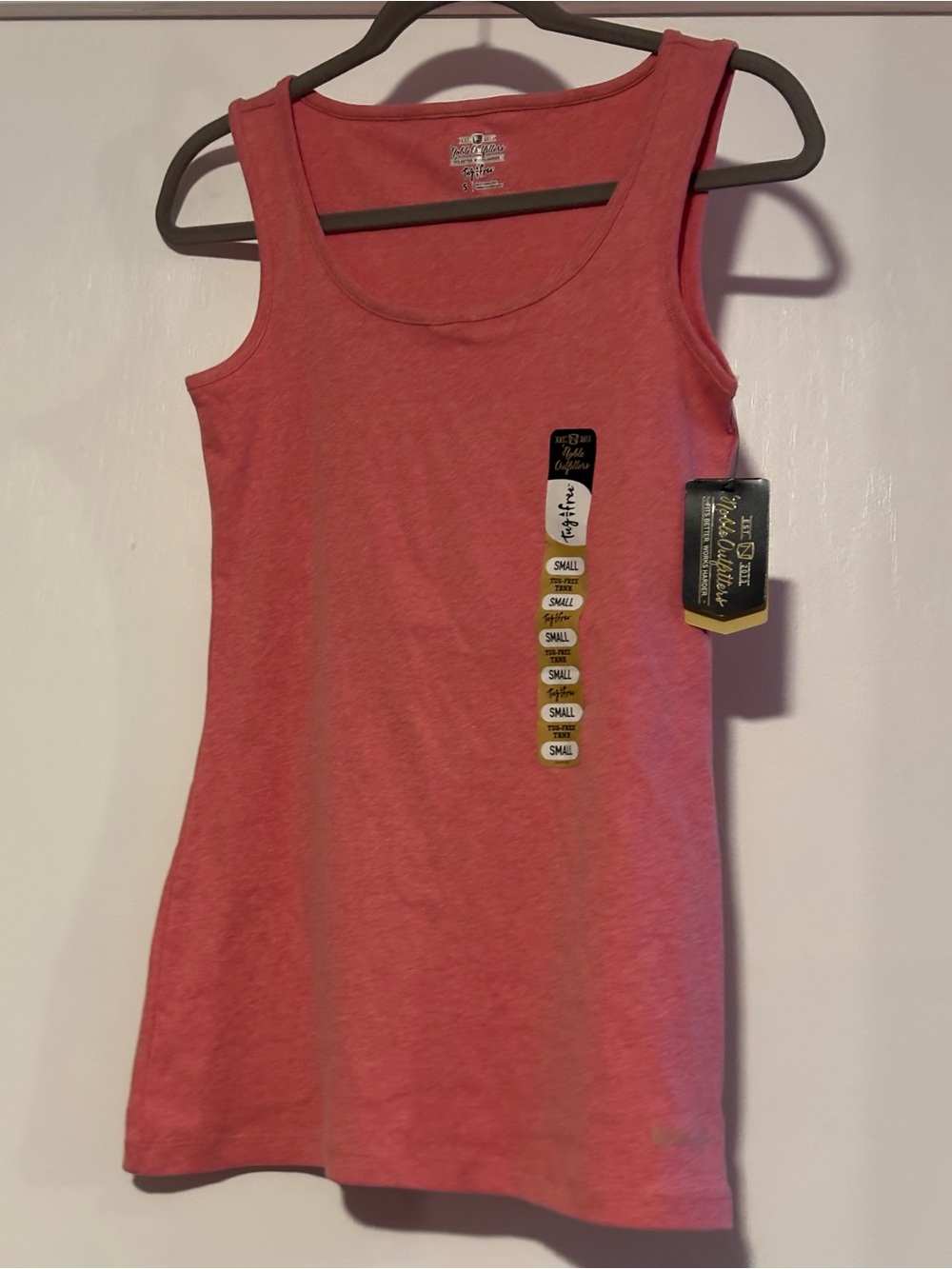 Coral Scoop Neck Tank Top - Small